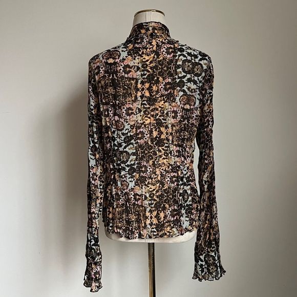 Le Caviar Printed Ruffle Button Up Blouse Size Large - Picture 7 of 7